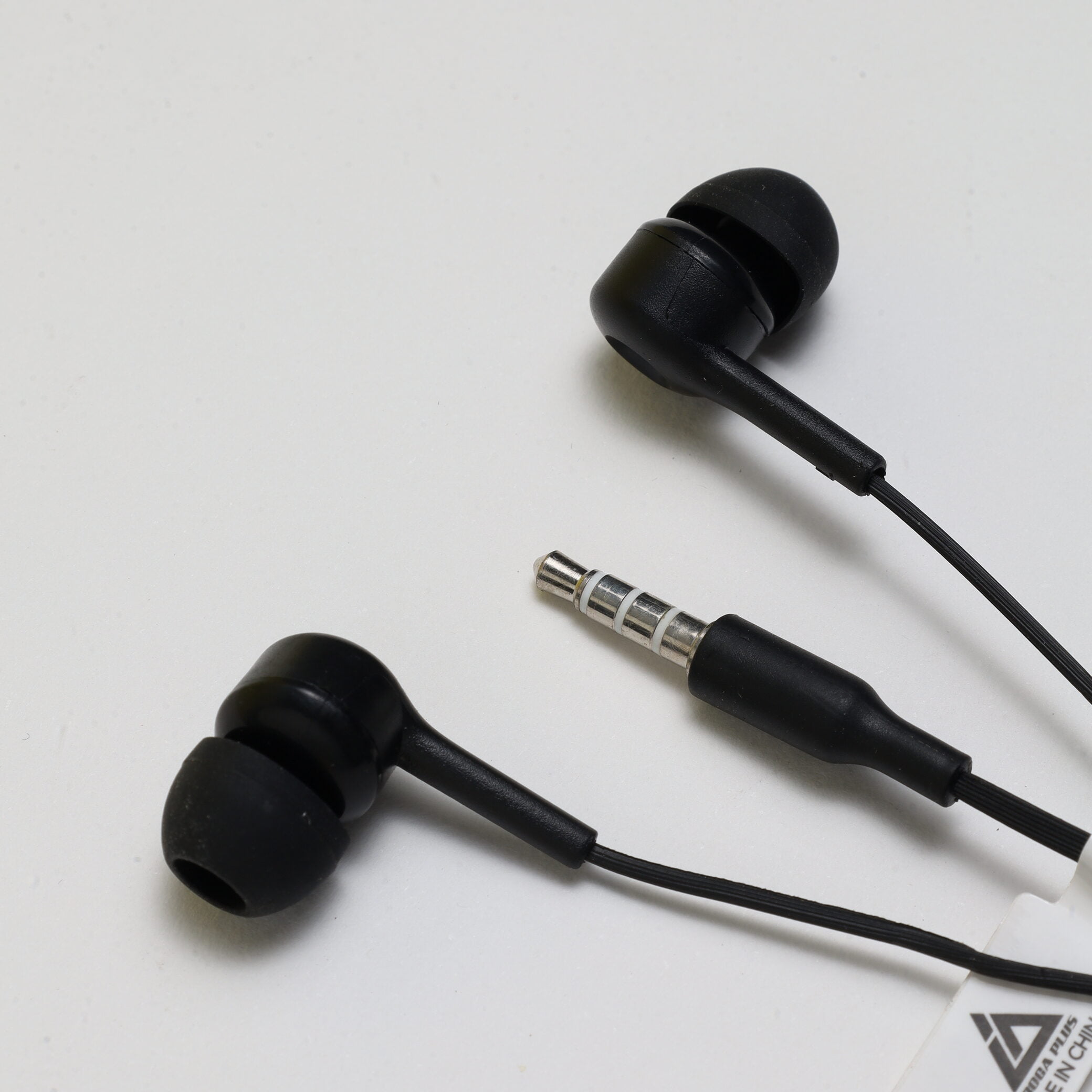 Écouteurs filaires ergonomiques avec archet et micro